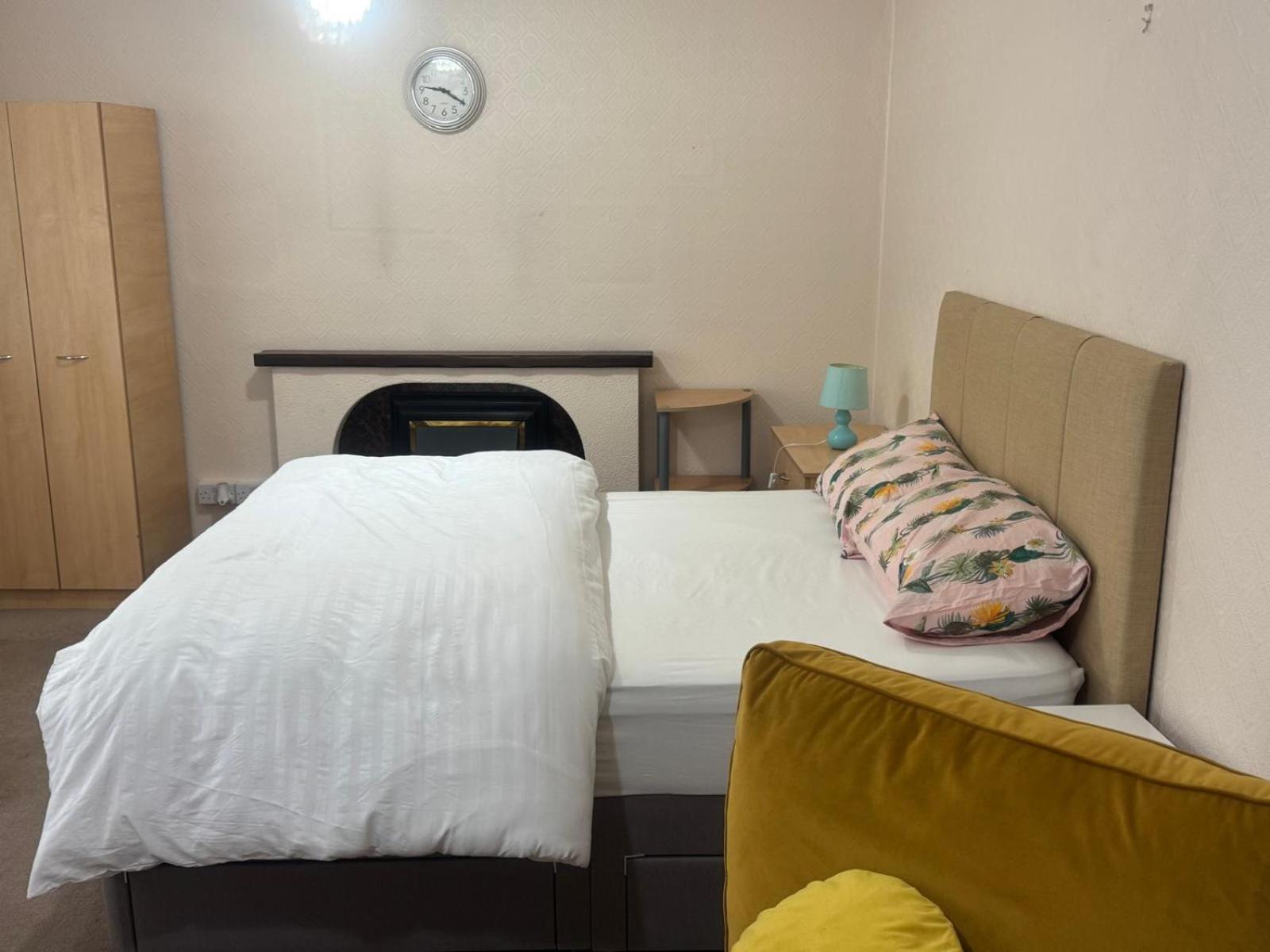 Komegloba Exquisite Room Manchester Exterior photo